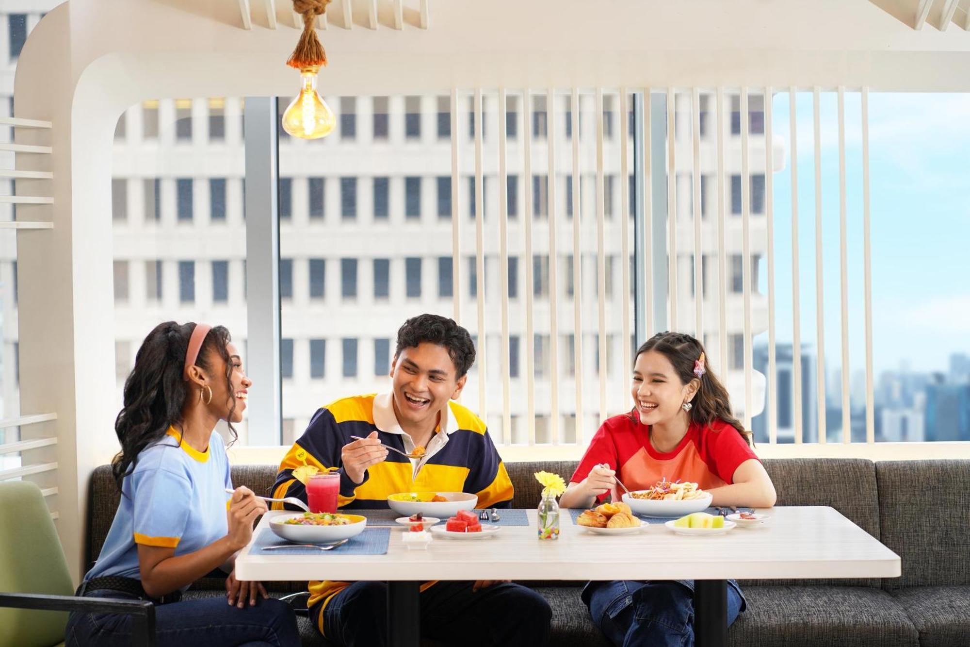 Yello Harmoni Hotel Jakarta