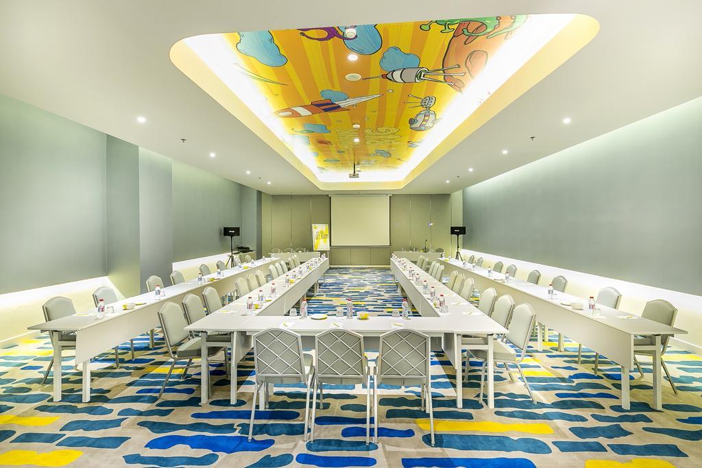 Yello Harmoni Hotel Jakarta
