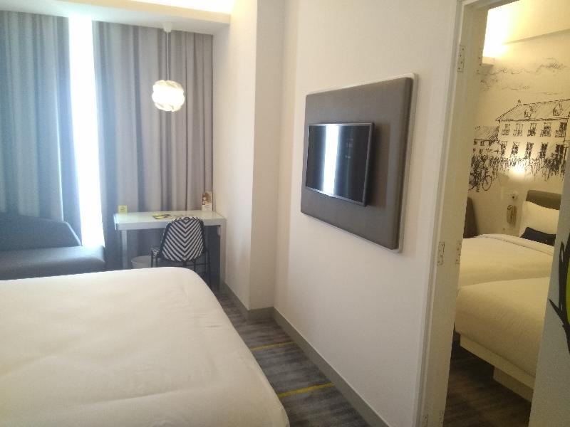 Hotel Yello Harmoni